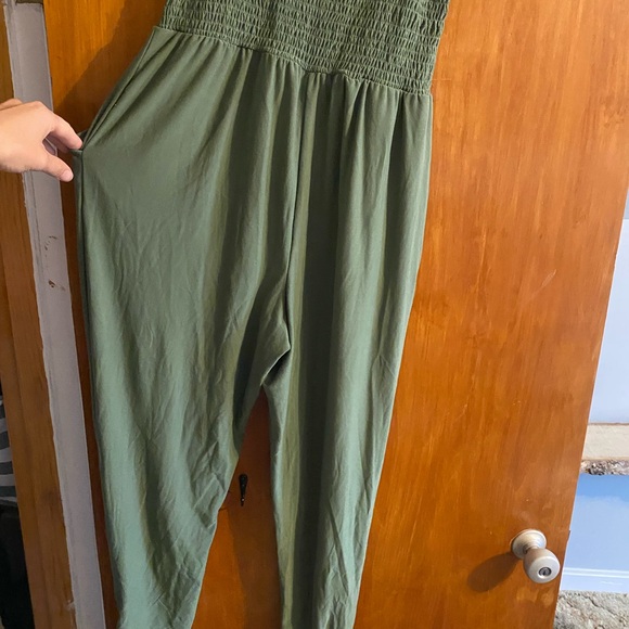 Olive green jumpsuit - Picture 6 of 7